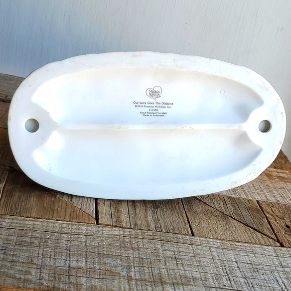 Precious Moments "Our Love Goes the Distance" - Picture 5 of 9